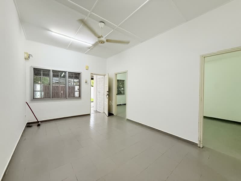 Rumah Teres 1 Tingkat untuk Dijual di Ampang (Selangor) - Eugene Goh - Living Room - PropertyGuru.com.my