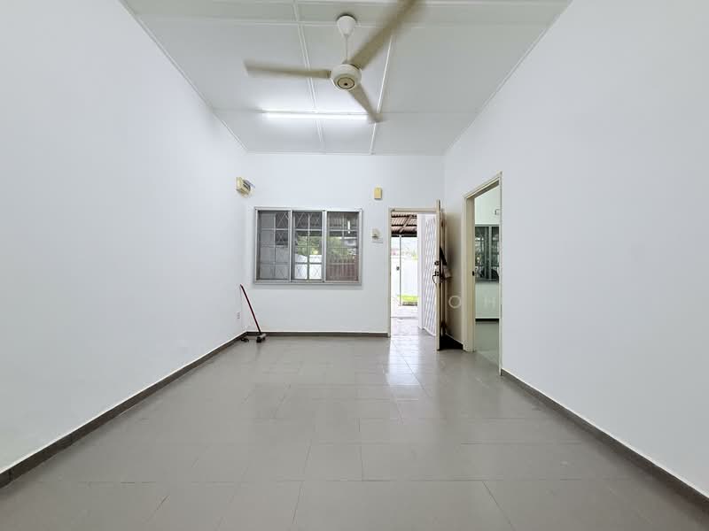 Rumah Teres 1 Tingkat untuk Dijual di Ampang (Selangor) - Eugene Goh - Living Room - PropertyGuru.com.my