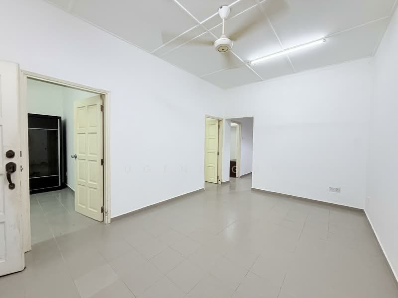 Rumah Teres 1 Tingkat untuk Dijual di Ampang (Selangor) - Eugene Goh - Living Room - PropertyGuru.com.my
