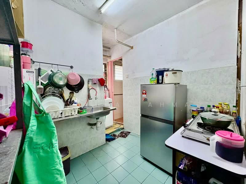 Pangsapuri untuk Dijual di Seri Aman Apartment - Norfaizah Ahmad - Kitchen - PropertyGuru.com.my