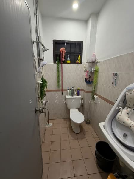1-storey Terraced House for Sale in Johor Bahru (Johor) - Sha Saravanan - Bathroom - PropertyGuru.com.my