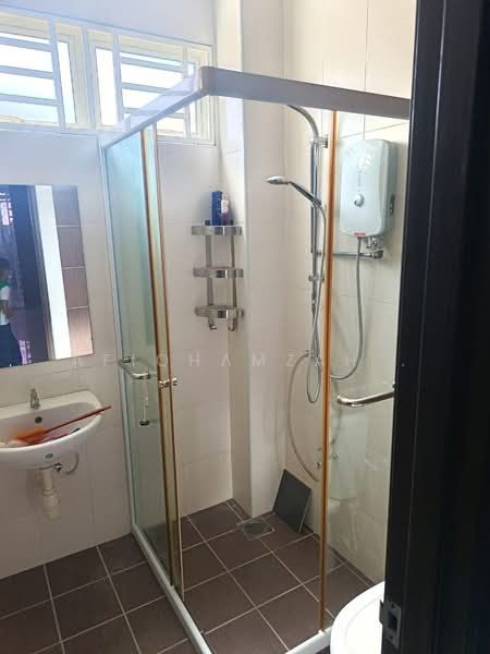 Bungalow for Rent in Bandar Baru Sungai Air Putih (Balik Pulau) - AfiqHamzah . - Bathroom - PropertyGuru.com.my