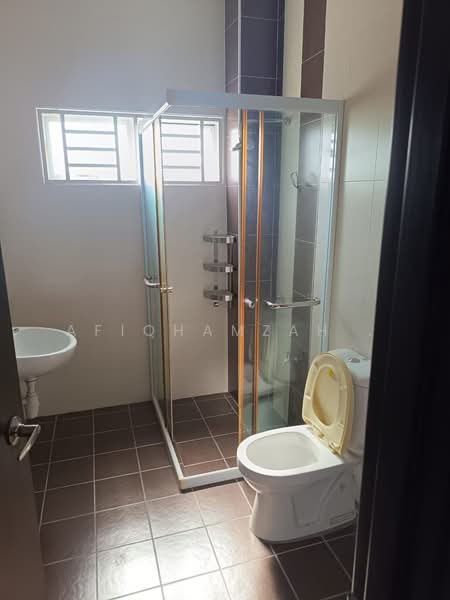 Bungalow for Rent in Bandar Baru Sungai Air Putih (Balik Pulau) - AfiqHamzah . - Bathroom - PropertyGuru.com.my