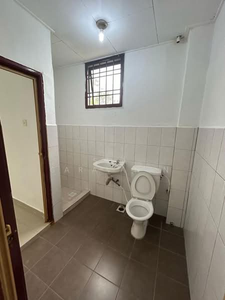 Rumah Teres 2 Tingkat untuk Disewa di Skudai (Johor) - Sha Saravanan - Bathroom - PropertyGuru.com.my