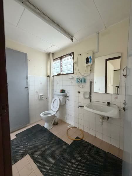 2-storey Terraced House for Rent in Taman Sri Bintang (Kepong) - Lisa Ong - Bathroom - PropertyGuru.com.my