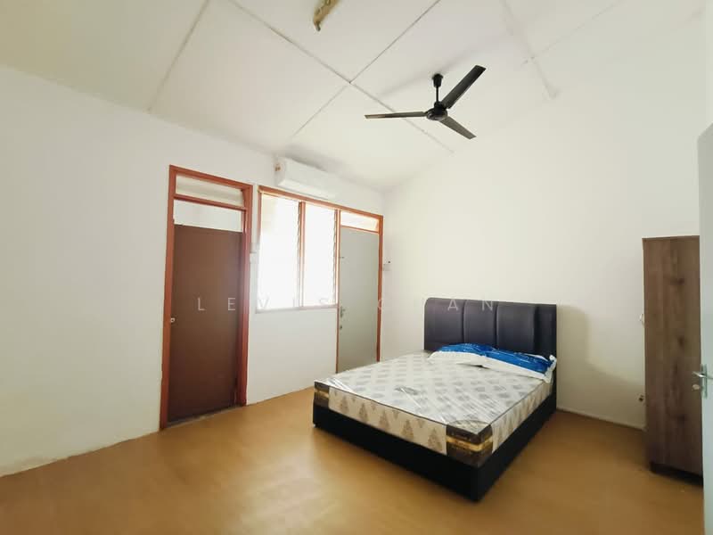 Rumah Teres untuk Dijual di Taman Kajang Baru (Kajang) - Levis Chan - Bedroom - PropertyGuru.com.my
