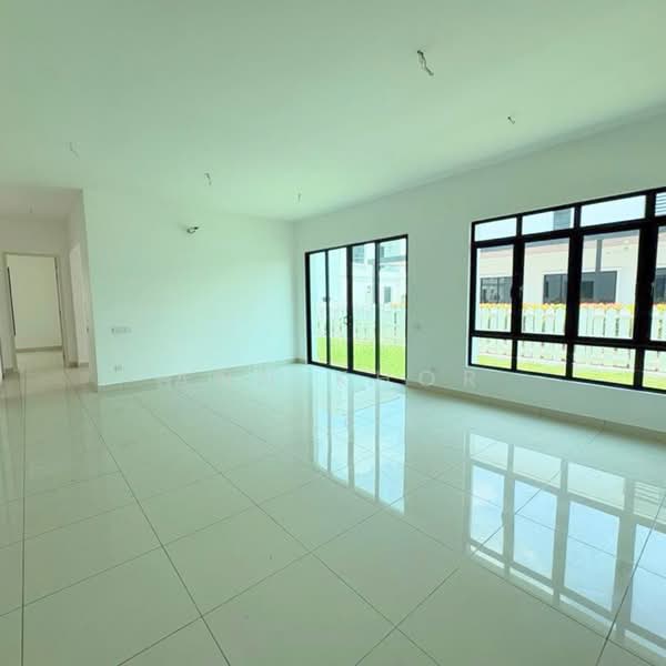 Semi-Detached House for Sale in Bandar Cassia (Batu Kawan) - Ann Khor - Living Room - PropertyGuru.com.my