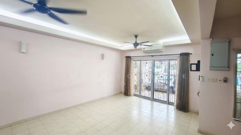 2-storey Terraced House for Sale in Kota Damansara (Selangor) - Liza Tieo Quek Hoon - Living Room - PropertyGuru.com.my