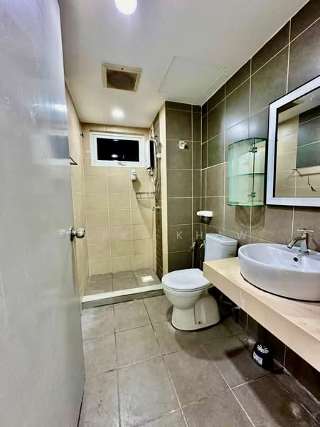 Kondominium untuk Disewa di First Residence (Residensi Unggul) - Terry Khaw - Bathroom - PropertyGuru.com.my