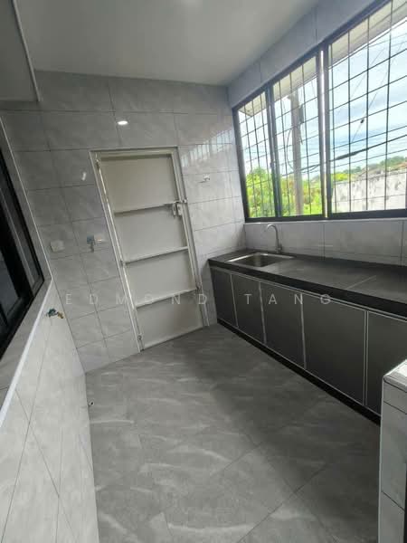 2-storey Terraced House for Rent in Taman Perling (Perling) - Edmond Tang - Kitchen - PropertyGuru.com.my