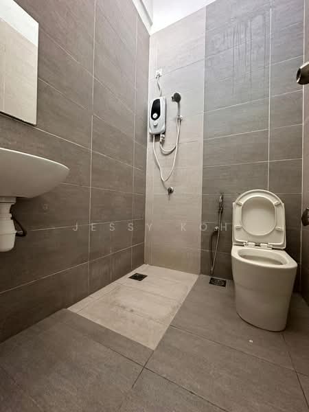 2-storey Terraced House for Rent in Taman Sutera Utama (Skudai) - Jessy Koh - Bathroom - PropertyGuru.com.my