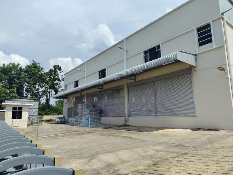 Warehouse for Sale in Kampung Mengkibol (Kluang) - Mabel Lee - Exterior - PropertyGuru.com.my