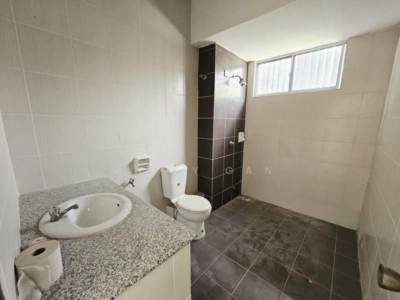 Rumah Teres 2 Tingkat untuk Dijual di Seksyen 33 (Shah Alam) - Anddy Gan - PropertyGuru.com.my