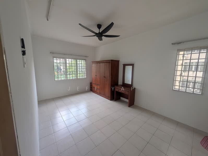 Apartment for Rent at Pangsapuri Bayu Suria (Summerfields Apartments) - Jeff Yap - Bedroom - PropertyGuru.com.my