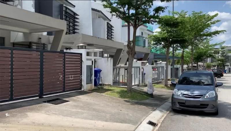 3-storey Terraced House for Sale in Laman Glenmarie (Shah Alam) - Zuraini Soh - Exterior - PropertyGuru.com.my