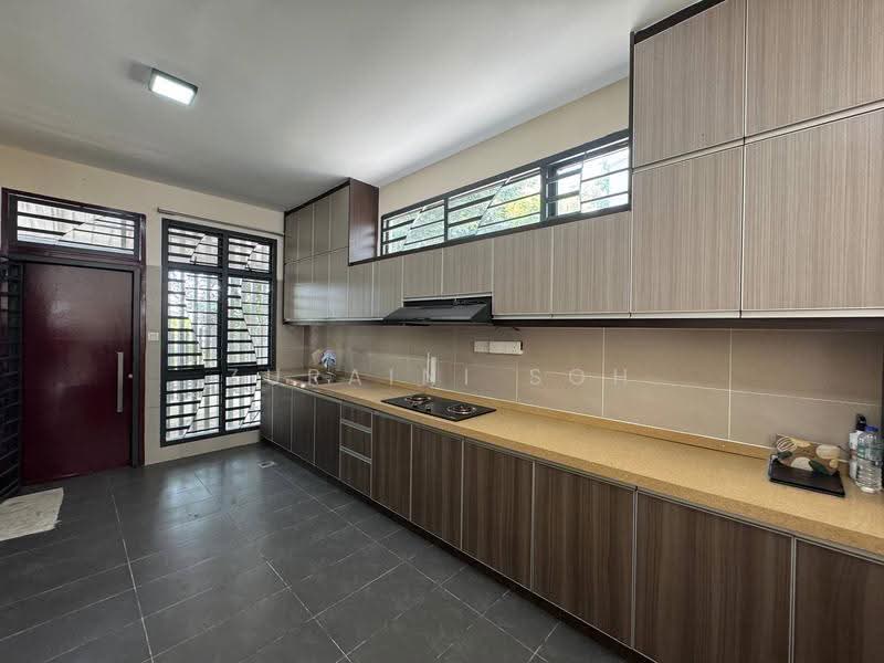 3-storey Terraced House for Sale in Laman Glenmarie (Shah Alam) - Zuraini Soh - Kitchen - PropertyGuru.com.my