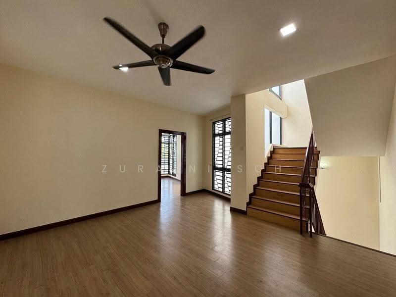 3-storey Terraced House for Sale in Laman Glenmarie (Shah Alam) - Zuraini Soh - Living Room - PropertyGuru.com.my