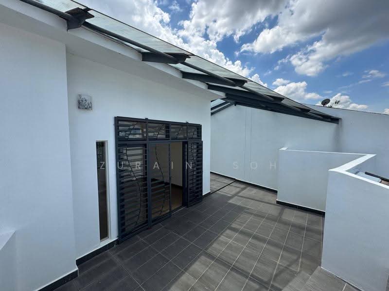 3-storey Terraced House for Sale in Laman Glenmarie (Shah Alam) - Zuraini Soh - Balcony - PropertyGuru.com.my