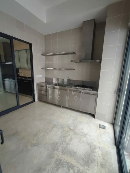 Semi-Detached House for Sale in Idamansara (Damansara Heights) - Keen Mon Pong - Kitchen - PropertyGuru.com.my