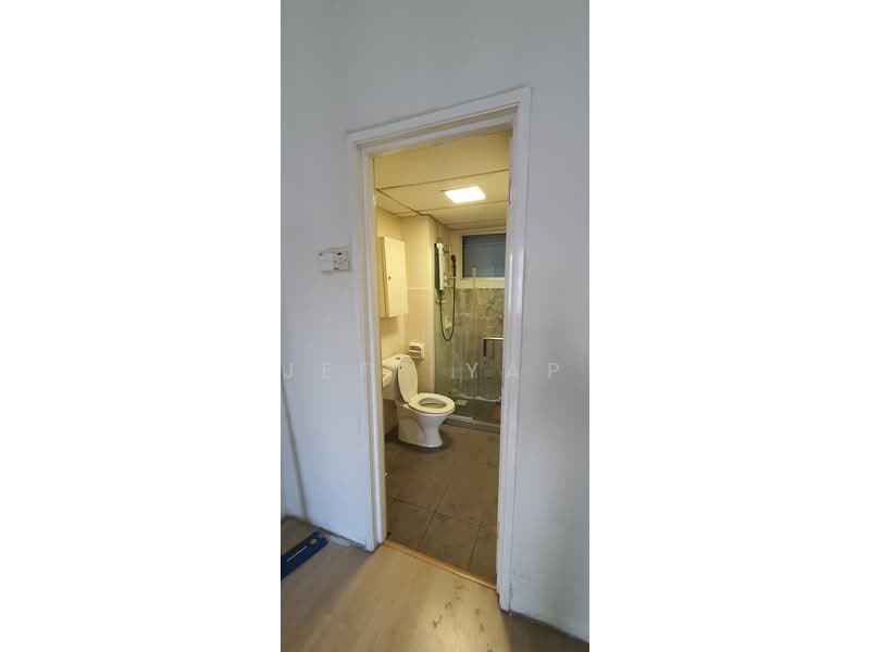 Apartment for Rent at Bayu Puteri - Jeff Yap - Bathroom - PropertyGuru.com.my