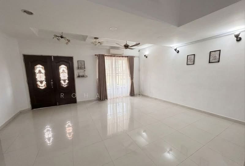 Rumah Teres 2.5 Tingkat untuk Disewa di Taman Setiawangsa (Setiawangsa) - Rohani Daud - Living Room - PropertyGuru.com.my