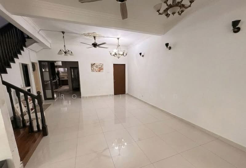 Rumah Teres 2.5 Tingkat untuk Disewa di Taman Setiawangsa (Setiawangsa) - Rohani Daud - Living Room - PropertyGuru.com.my
