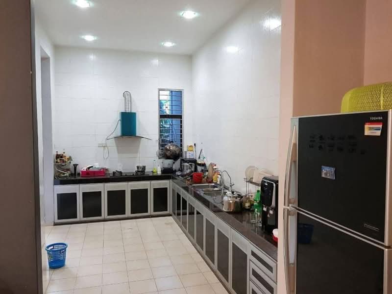 Semi-Detached House for Sale in Bandar Indahpura (Kulai) - Robin Teo - Kitchen - PropertyGuru.com.my