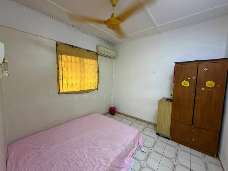 Rumah Flat untuk Dijual di Flat Taman Ungku Tun Aminah - Jeff Ooi - Bedroom - PropertyGuru.com.my