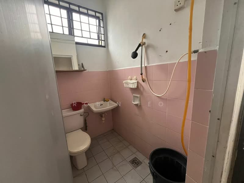 2-storey Terraced House for Rent in Taman Sungai Emas (Kulai) - Robin Teo - Bathroom - PropertyGuru.com.my