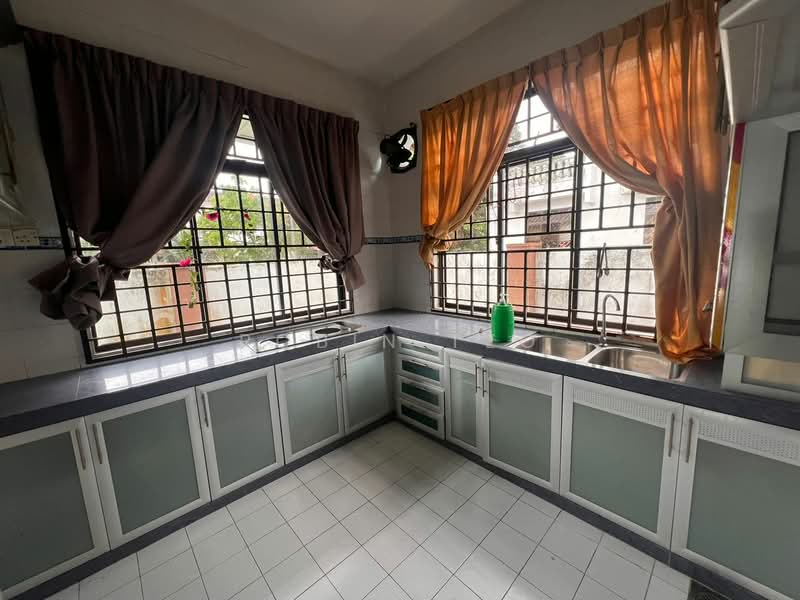 2-storey Terraced House for Rent in Taman Sungai Emas (Kulai) - Robin Teo - Kitchen - PropertyGuru.com.my