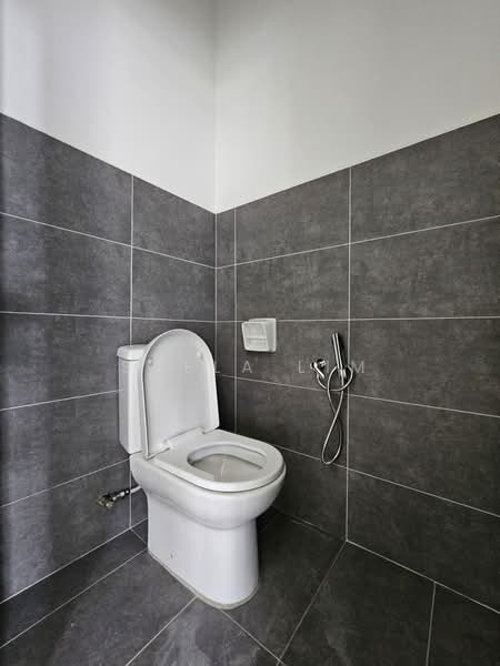 Factory for Sale in Kulai (Johor) - Shela Lim - Bathroom - PropertyGuru.com.my