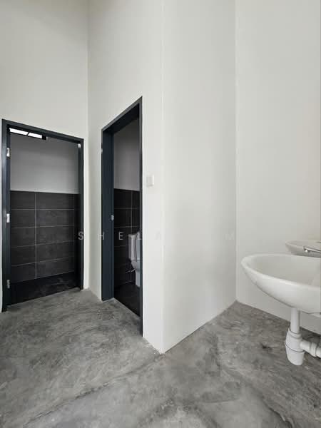 Factory for Rent in Kulai (Johor) - Shela Lim - Bathroom - PropertyGuru.com.my
