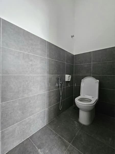 Factory for Rent in Kulai (Johor) - Shela Lim - Bathroom - PropertyGuru.com.my