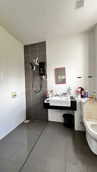Rumah Teres 2 Tingkat untuk Dijual di Saujana Rawang (Rawang) - Racheel Chang - Bathroom - PropertyGuru.com.my