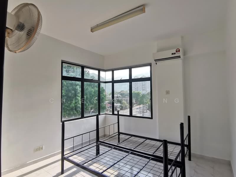 Kondominium untuk Dijual di Villa Ria - Chien Khek Ng - Bedroom - PropertyGuru.com.my