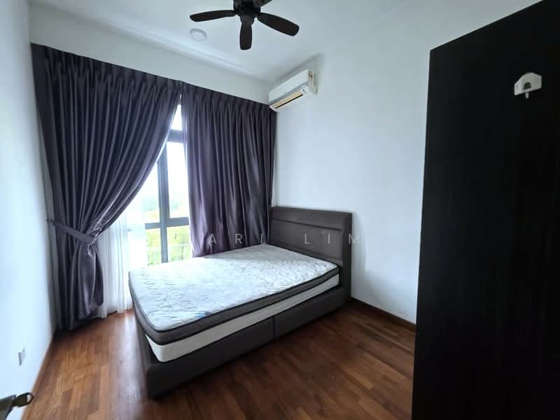 Servis Apartment untuk Dijual di Crescent Bay Suites (Teluk Bayu) - Karl Lim - Bedroom - PropertyGuru.com.my