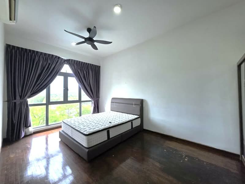 Servis Apartment untuk Dijual di Crescent Bay Suites (Teluk Bayu) - Karl Lim - Bedroom - PropertyGuru.com.my