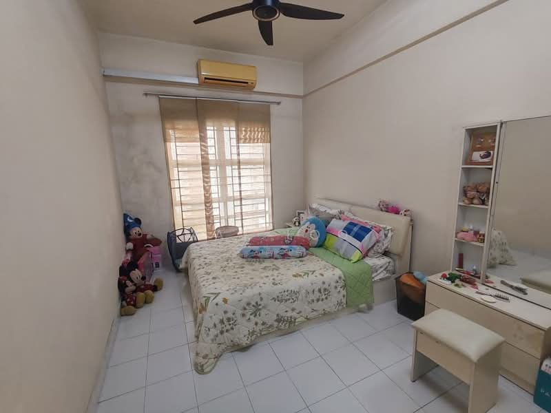 Condominium for Sale at Sterling - May Loo - Bedroom - PropertyGuru.com.my