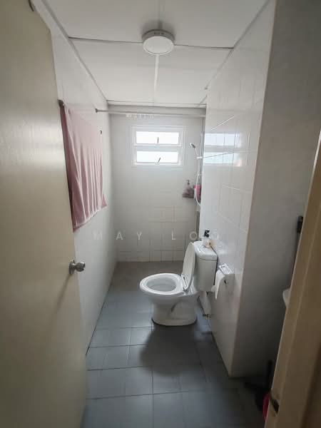 Condominium for Sale at Sterling - May Loo - Bathroom - PropertyGuru.com.my