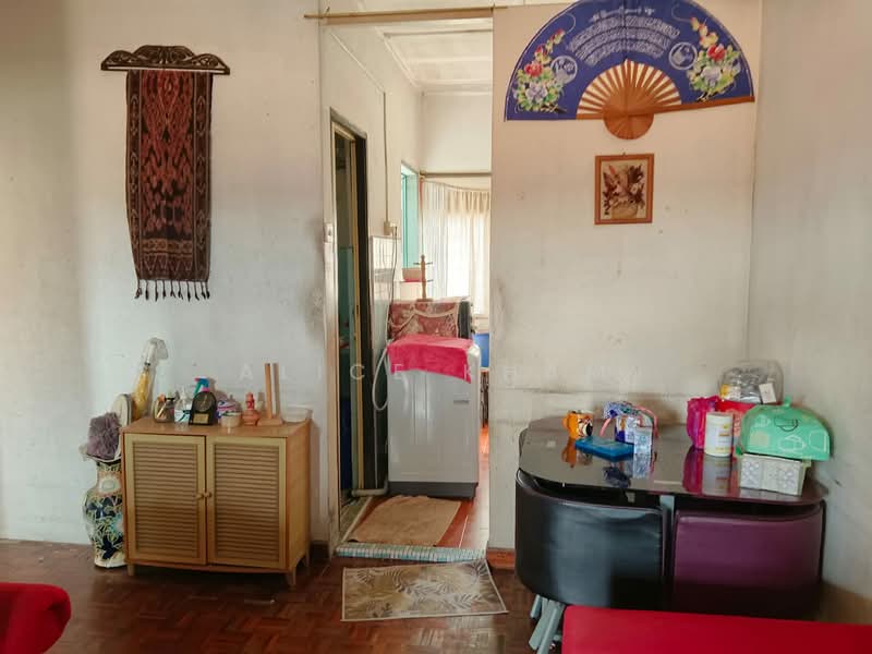 Rumah Flat untuk Dijual di SS 13 Flat - Alice Kham - Living Room - PropertyGuru.com.my