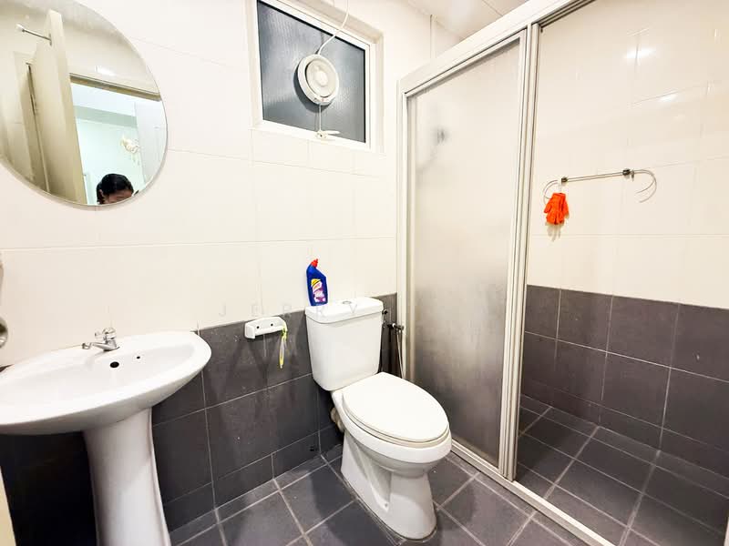 Servis Apartment untuk Disewa di Birch Regency @ Penang Times Square - Jerry Tan - Bathroom - PropertyGuru.com.my