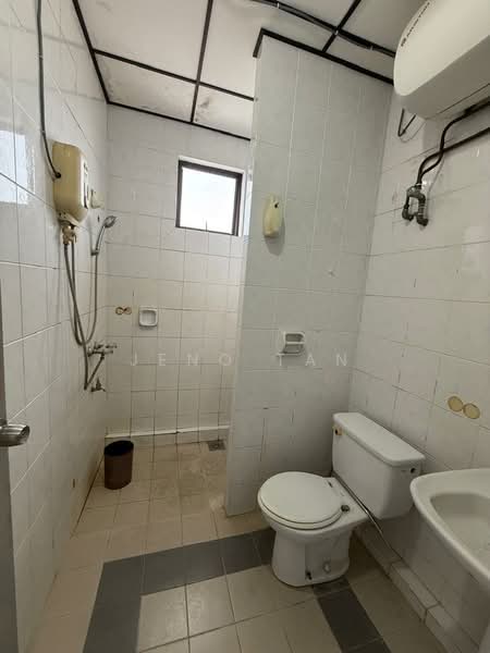Condominium for Rent at Kenyalang Court - Jeno Tan - Bathroom - PropertyGuru.com.my
