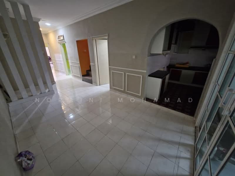 1.5-storey Terraced House for Sale in Taman Pelangi Semenyih (Semenyih) - Noraini Mohamad - PropertyGuru.com.my