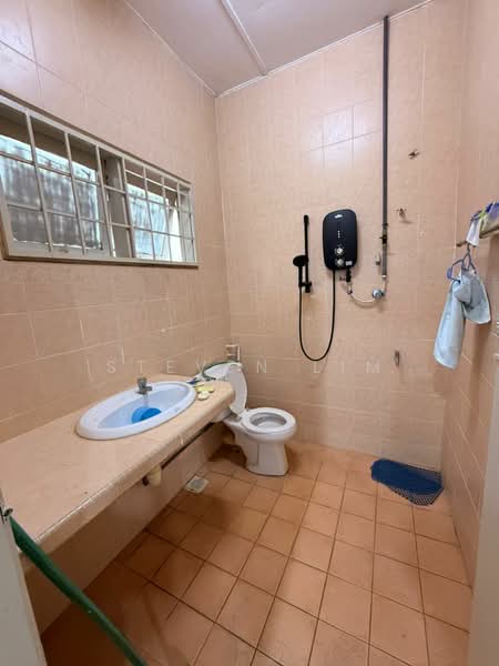 2-storey Terraced House for Rent in Klang (Selangor) - Steven Lim - Bathroom - PropertyGuru.com.my
