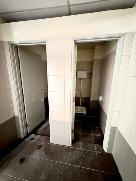 Kilang untuk Disewa di Saujana Rawang (Rawang) - Dennix Chin - Bathroom - PropertyGuru.com.my