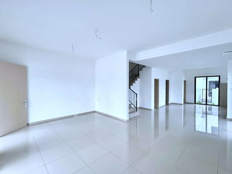 Rumah Teres 2 Tingkat untuk Dijual di Bandar Dato Onn (Tebrau) - Karl Lim - Living Room - PropertyGuru.com.my