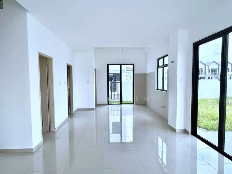 Rumah Teres 2 Tingkat untuk Dijual di Bandar Dato Onn (Tebrau) - Karl Lim - Living Room - PropertyGuru.com.my