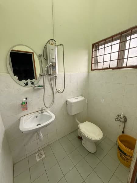 1-storey Terraced House for Sale in Klang (Selangor) - Steven Lim - Bathroom - PropertyGuru.com.my
