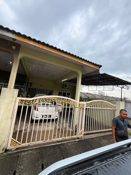 1-storey Terraced House for Sale in Klang (Selangor) - Steven Lim - Exterior - PropertyGuru.com.my