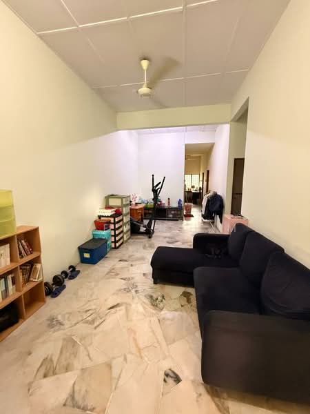 1-storey Terraced House for Sale in Klang (Selangor) - Steven Lim - Living Room - PropertyGuru.com.my